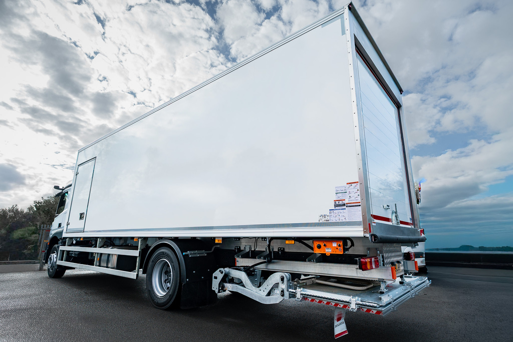 Mercedes-Benz Actros 1824 Fridgefreezer Truck Conversion - Ex D WR75LNP White #4