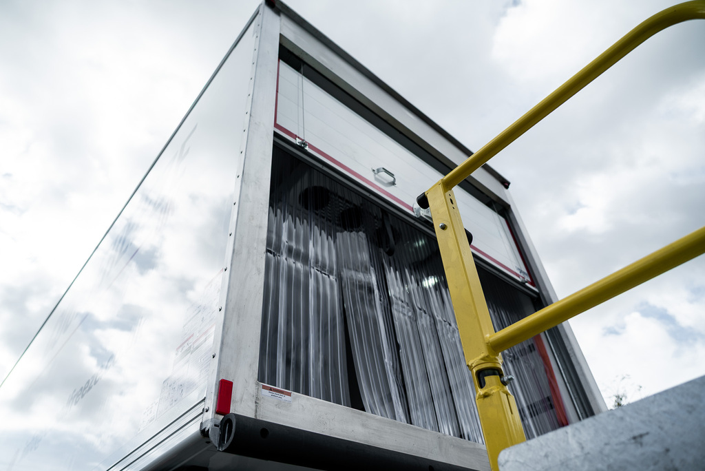 Mercedes-Benz Actros 1824 Fridgefreezer Truck Conversion - Ex D WR75LNP White #6