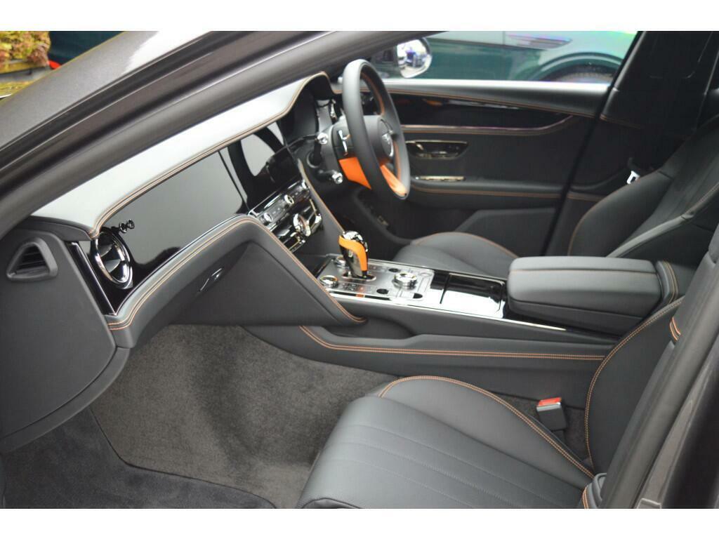Bentley Flying Spur 4.0 V8 High-performance 25.9Kwh Saloon  #2