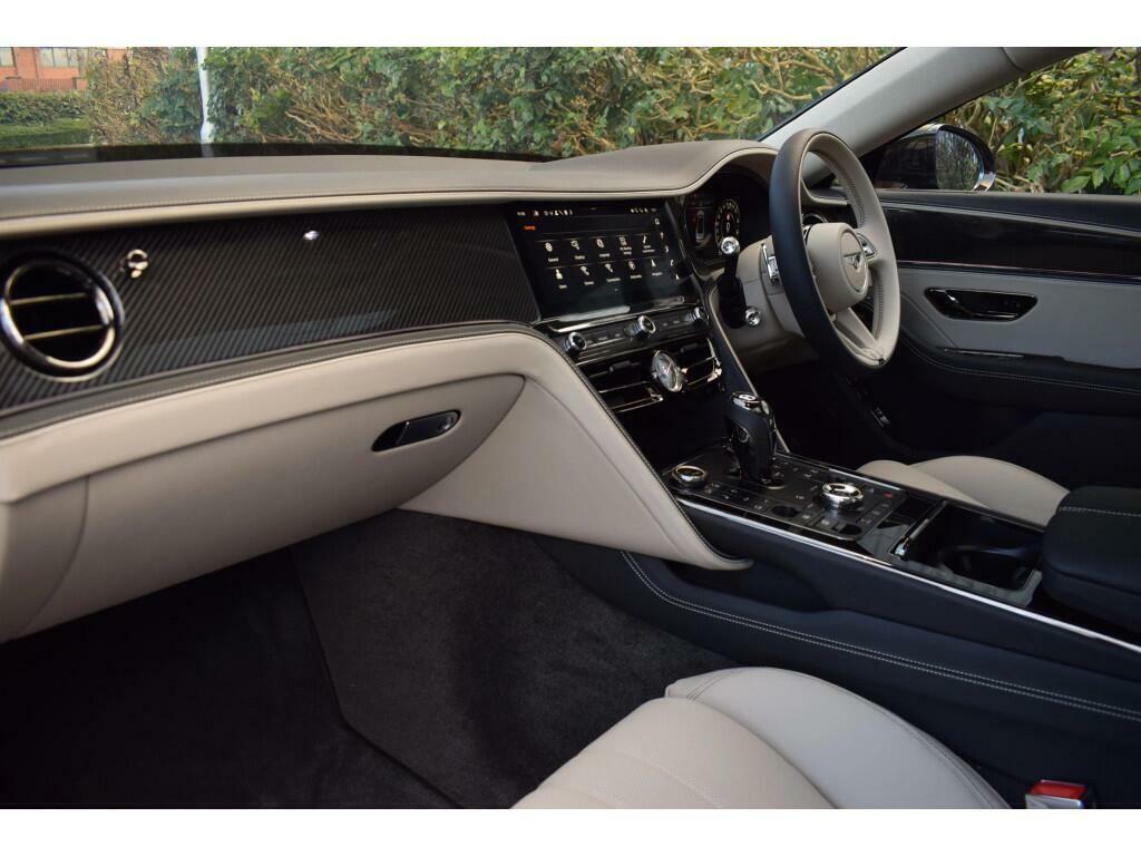 Bentley Flying Spur 4.0 V8 High-performance 25.9Kwh Saloon #2