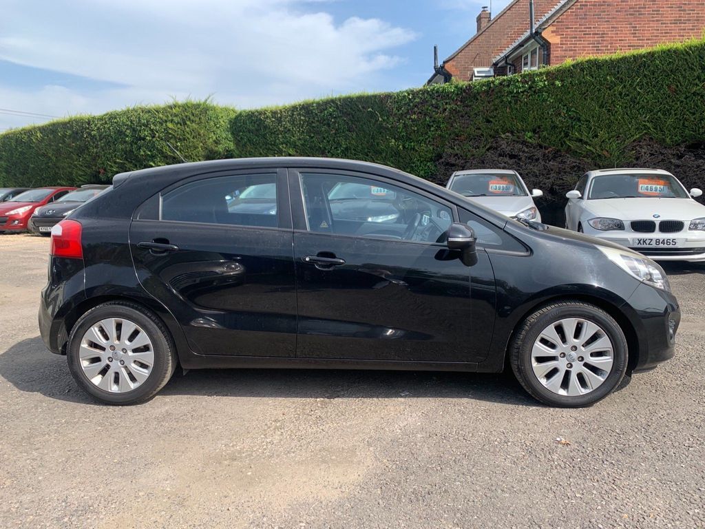Kia RIO 2 5-Door Black #4