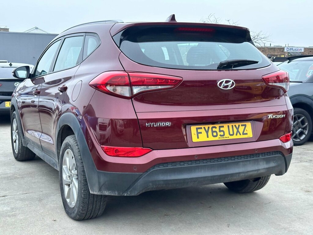Hyundai Tucson 1.7 Crdi Blue Drive Se Nav Euro 6 Ss FY65UXZ Red #6