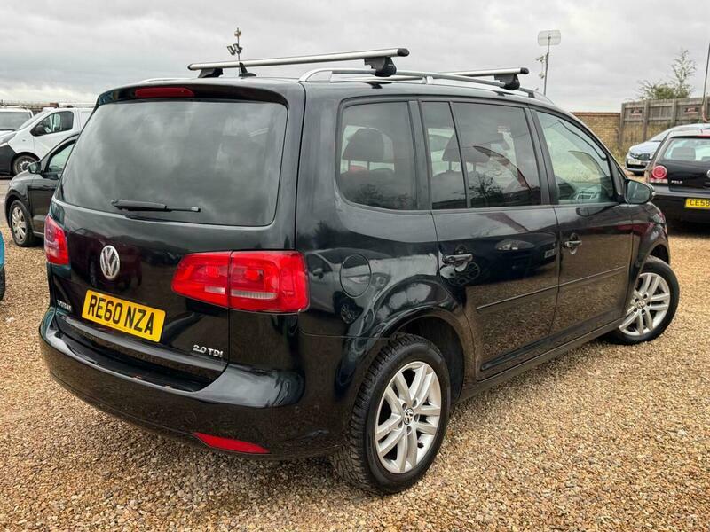 Volkswagen Touran 2.0 Tdi Se Dsg Black #3