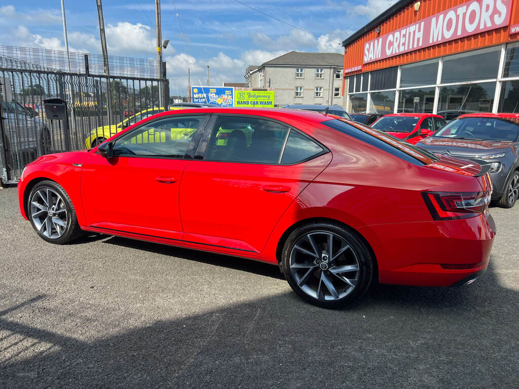 Skoda Superb 2.0 Tdi Cr 190 Sport Line Dsg PE17AZT Red #2