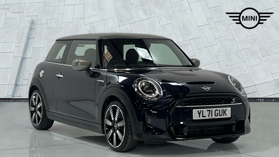 Mini Hatch 3-Door Hatch Cooper S Exclusive YL71GUK Black #2