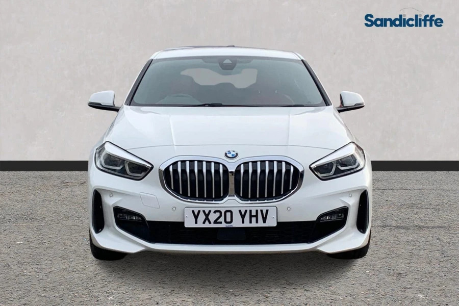BMW 1 Series 1 Series 118I M Sport Step Hatchback YX20YHV White #2
