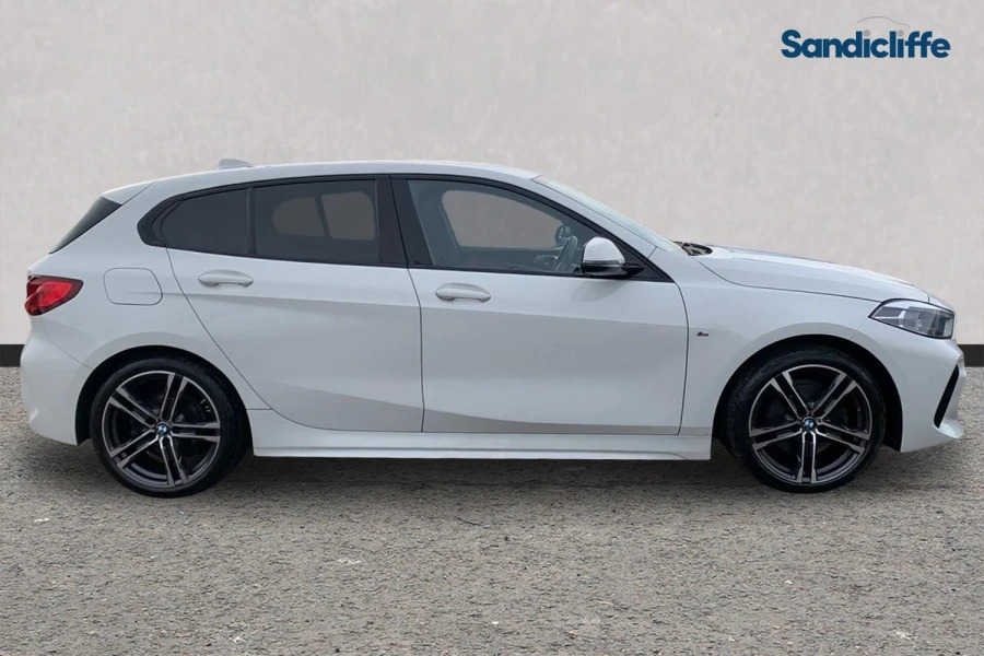 BMW 1 Series 1 Series 118I M Sport Step Hatchback YX20YHV White #3