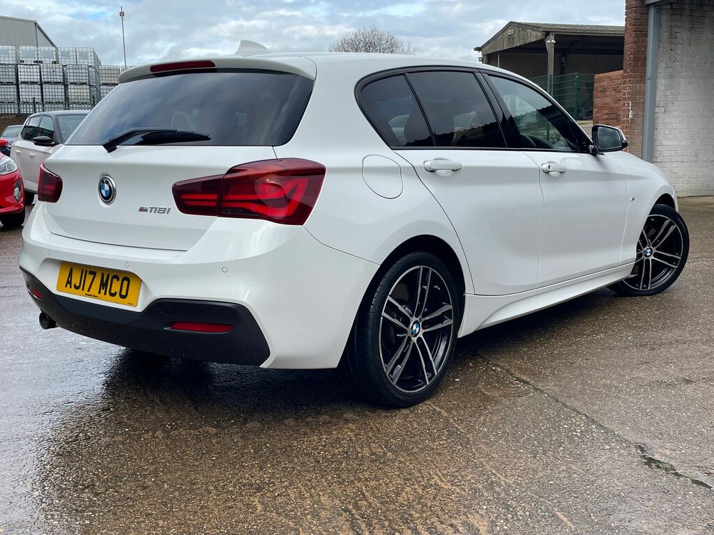 BMW 1 Series 1 Series Hatchback Special Edition White #5