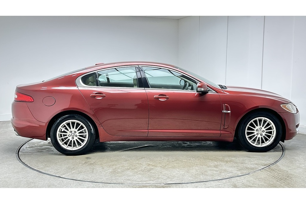 Jaguar XF D V6 Luxury LT58LZO Red #4