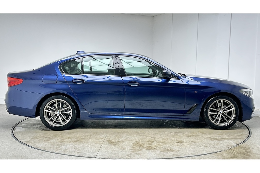 BMW 5 Series 520I M Sport WF68YBZ Blue #4