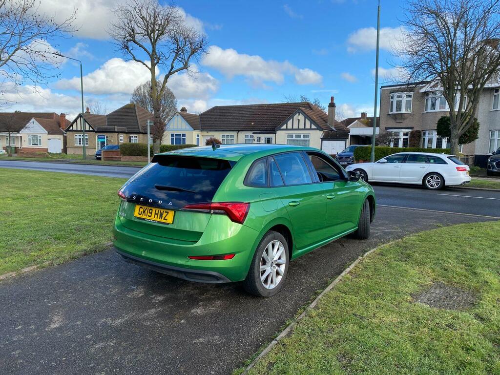 Skoda Scala Hatchback 1.5 Tsi Se 2019 Green #4