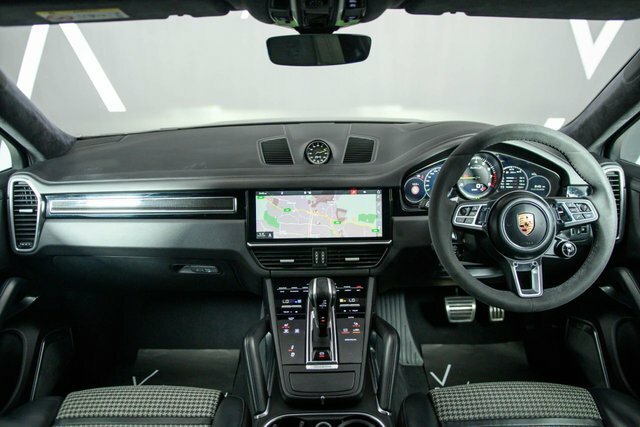 Porsche Cayenne 2020 4.0 V8 E-hybrid 14.1Kwh Turbo S Coupe Pet LX20NPF Black #2