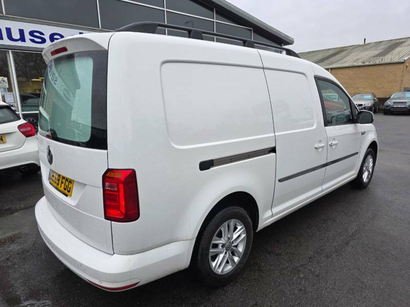 Volkswagen Caddy Maxi 2.0 Tdi Bluemotion Tech 102Ps Highline Nav Van - 2 DE69FGG White #3