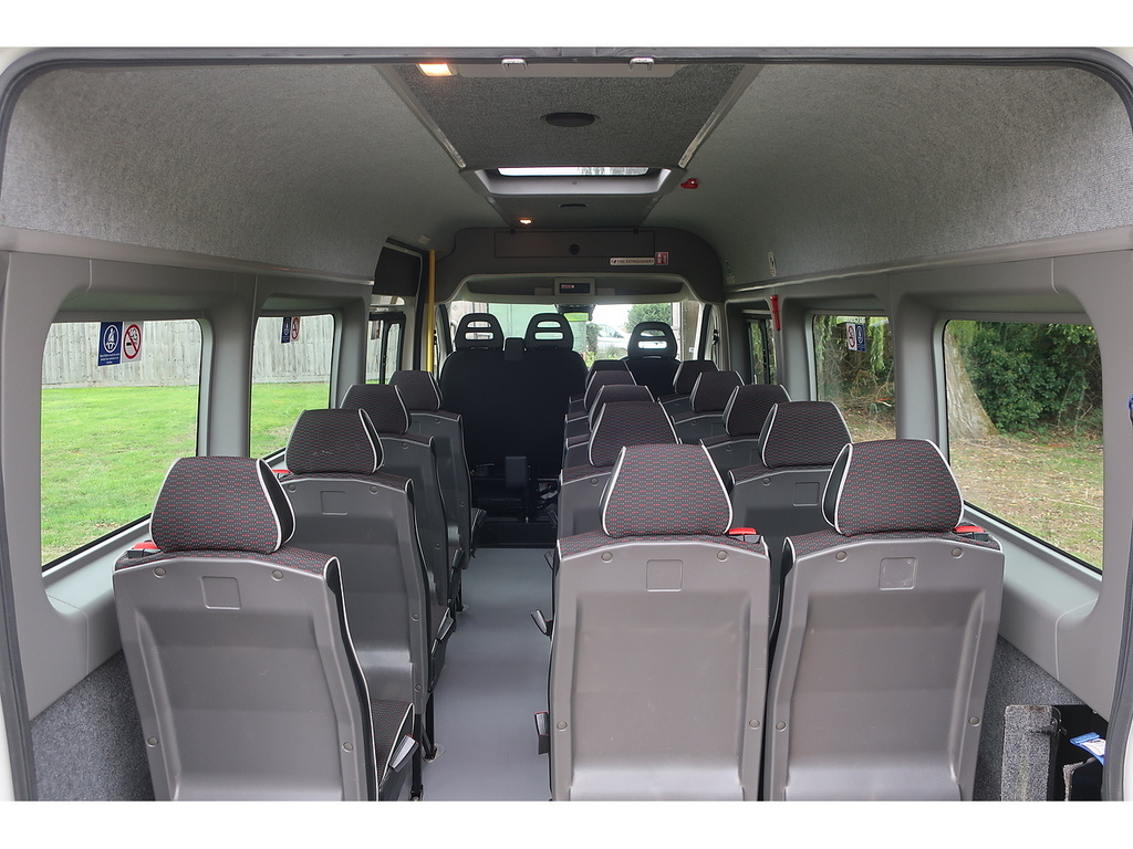 Peugeot Boxer 2.0 Bluehdi 440 L4 H2 Wheelchair Accessible Minibu White #5