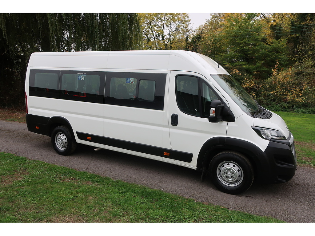 Peugeot Boxer 2.0 Bluehdi 440 L4 H2 Wheelchair Accessible Minibu White #3