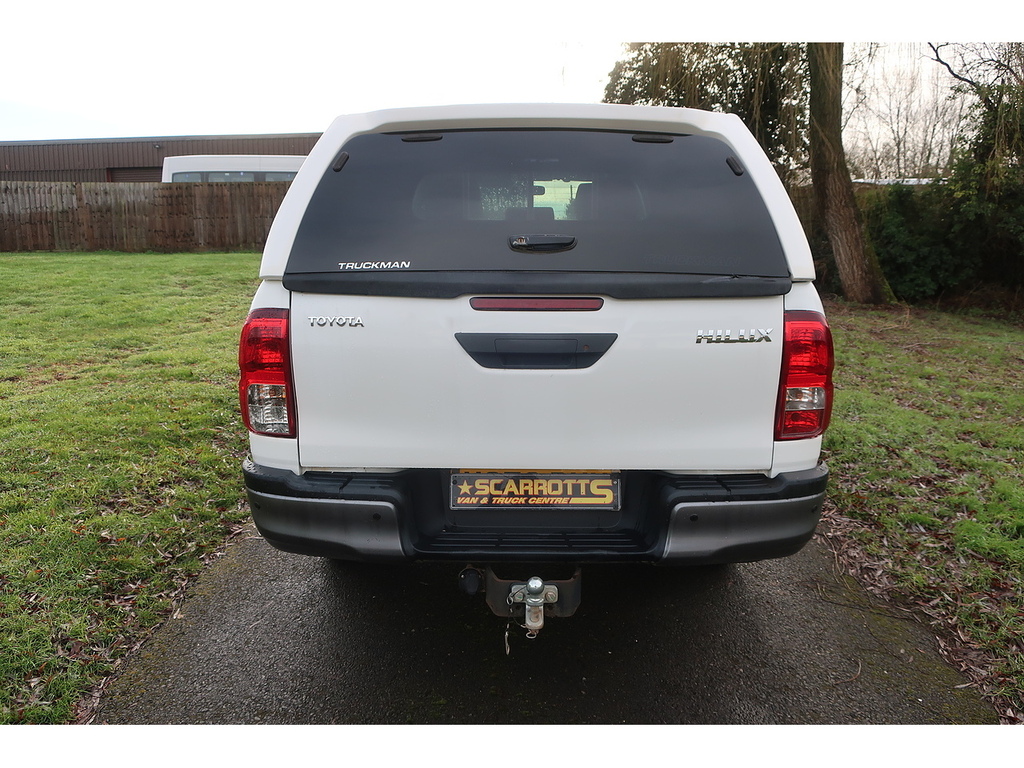 Toyota HILUX 2.4 D-4d Active Pickup Double Cab Manua YG70DXU White #4