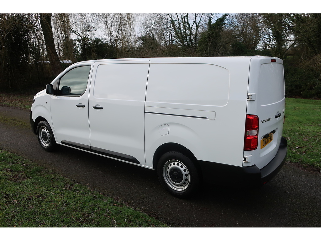Vauxhall Vivaro 1.5 Turbo D 2900 Dynamic Panel Van 6Dr Manu DN71FVB White #4