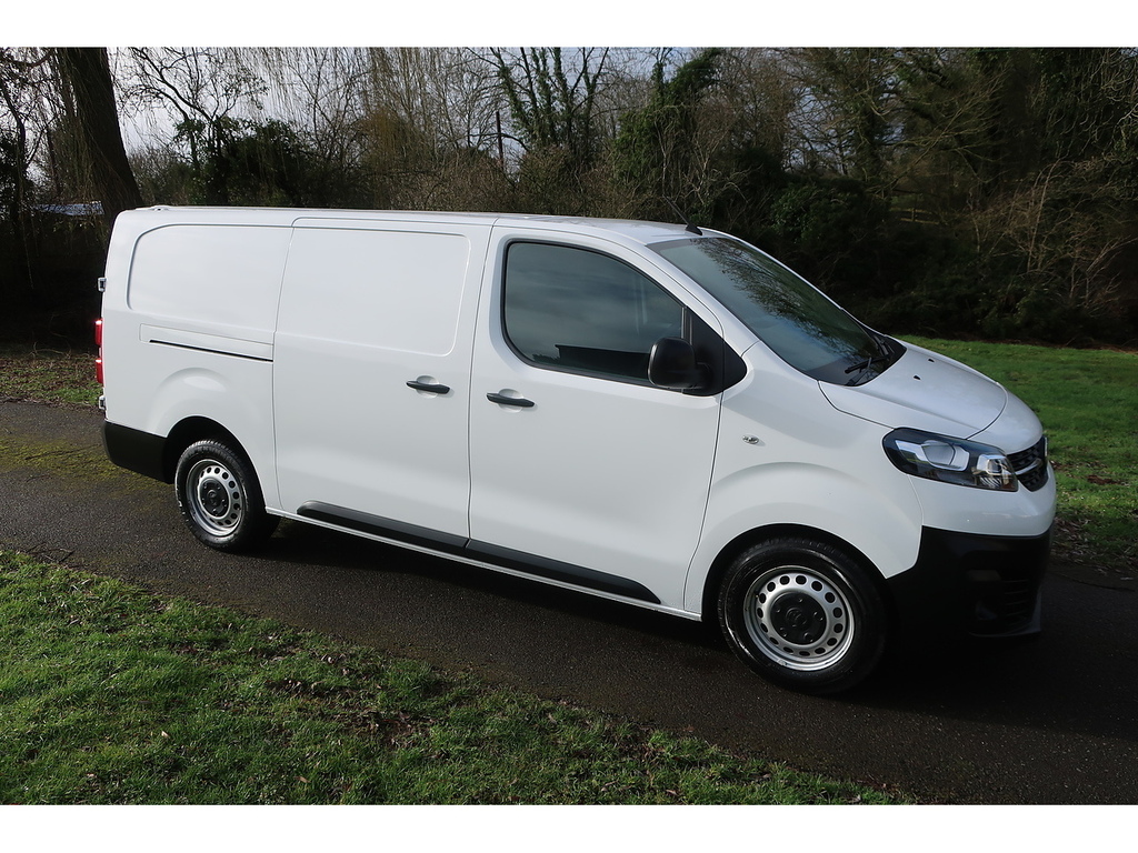 Vauxhall Vivaro 1.5 Turbo D 2900 Dynamic Panel Van 6Dr Manu DN71FVB White #3
