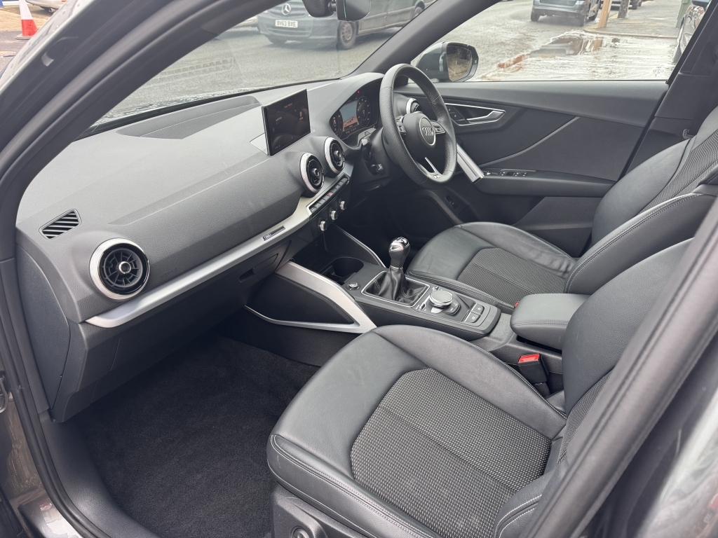 Audi Q2 1.5 Tfsi Cod 35 S Line Suv Grey #6