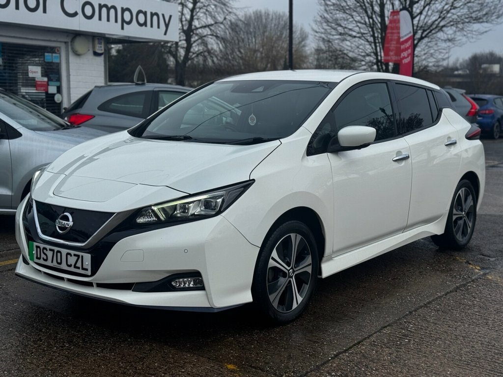 Nissan Leaf Hatchback DS70CZL White #4