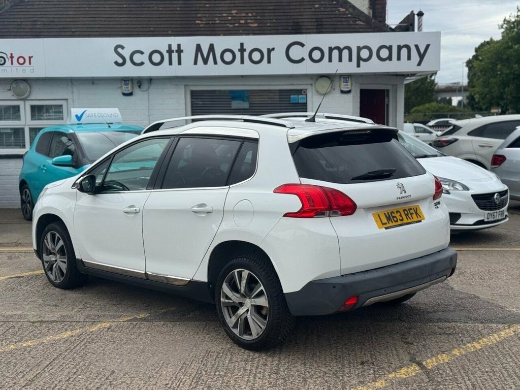 Peugeot 2008 1.6L Feline White #2