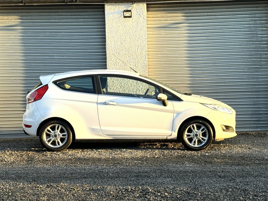 Ford Fiesta 1.3 Zetec 2017 DC17SXB White #2