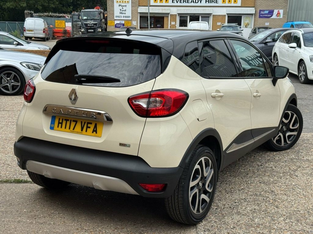 Renault Captur 1.5L Signature Nav White #4
