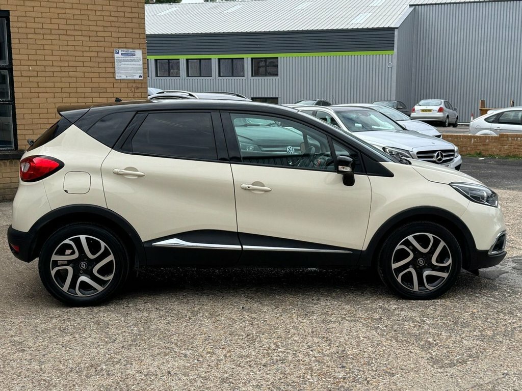 Renault Captur 1.5L Signature Nav White #3