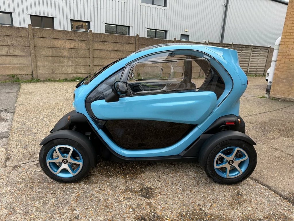 Renault Twizy Dynamique Black #4