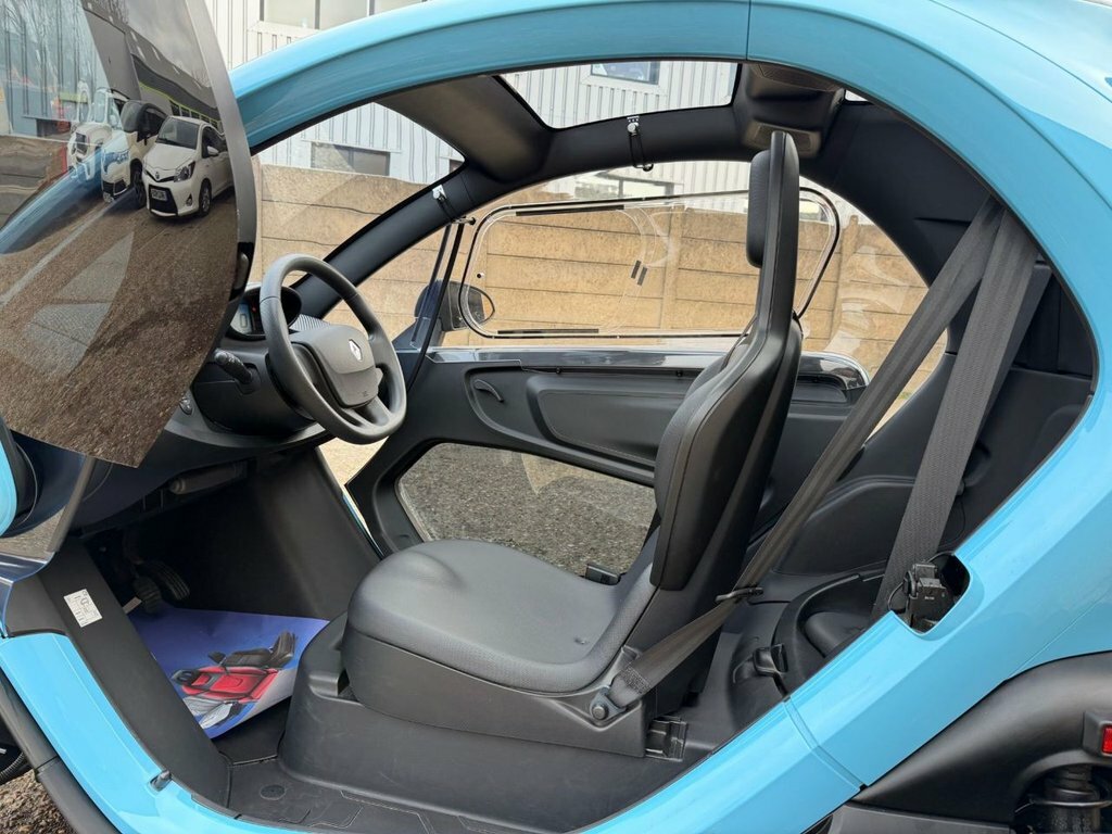 Renault Twizy Dynamique Black #9