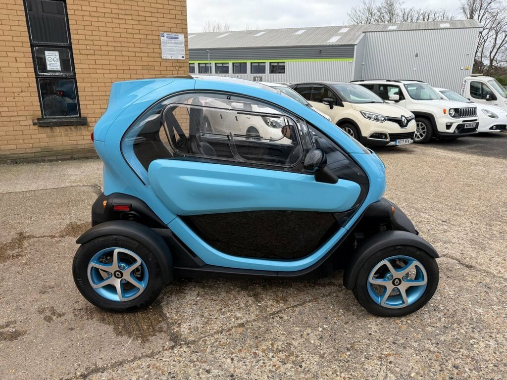 Renault Twizy Dynamique Black #8