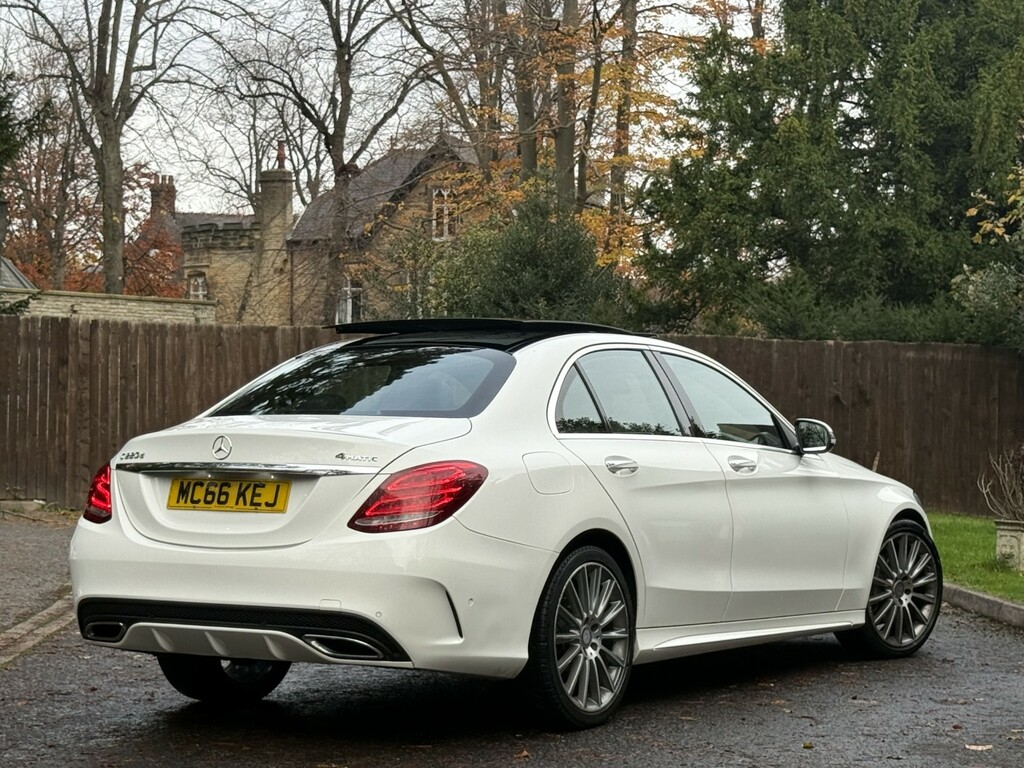 Mercedes-Benz C Class 2.1 C220d Amg Line 2017 MC66KEJ White #2