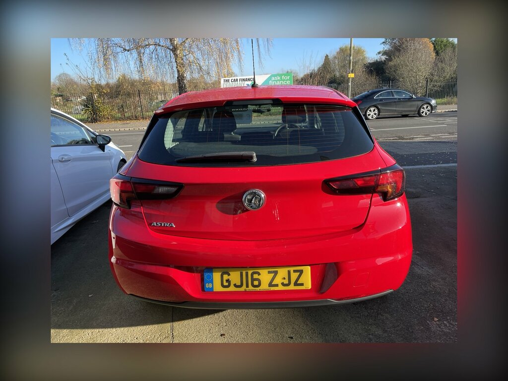 Vauxhall Astra 1.4I 16V Design GJ16ZJZ Red #6