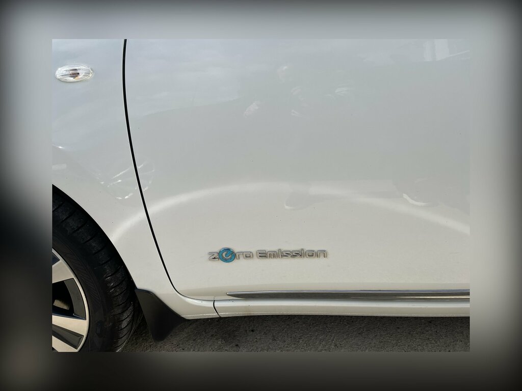Nissan Leaf 80Kw Tekna 30Kwh White #3