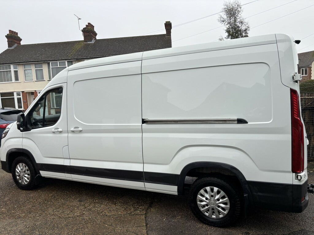 Maxus Deliver 9 Mpv White #4