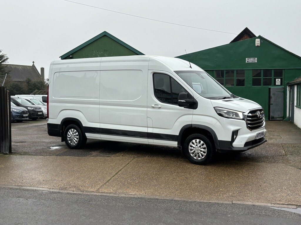 Maxus Deliver 9 Mpv White #1