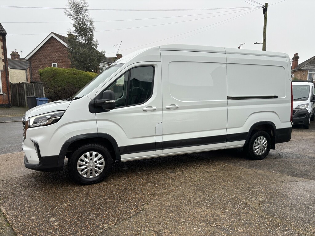 Maxus Deliver 9 Mpv White #3