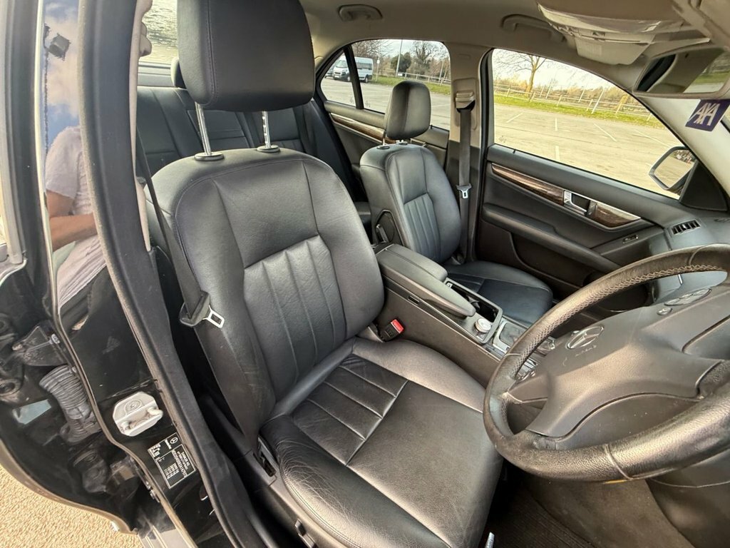 Mercedes-Benz C Class 2.1L Elegance PNZ4778 Black #3