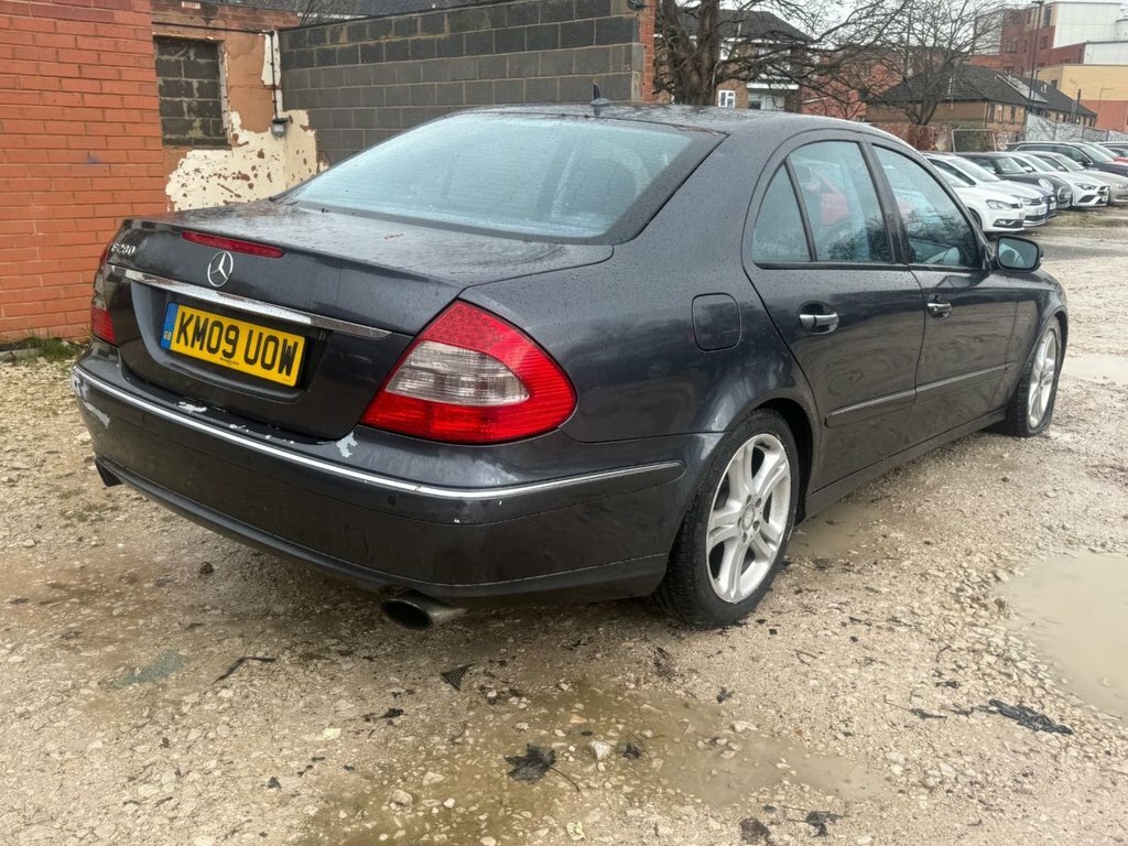 Mercedes-Benz E Class 3L Avantgarde KM09UOW Grey #4