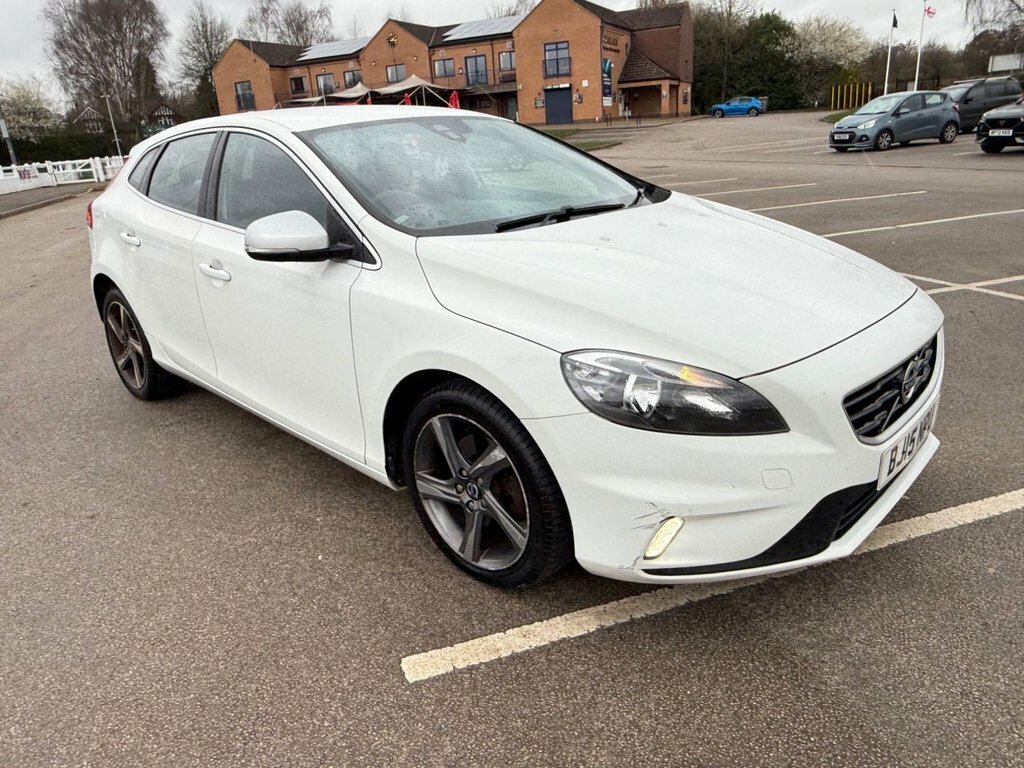 Volvo V40 2L R-design Nav BJ15NPU White #4