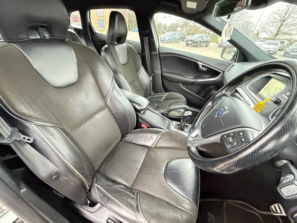Volvo V40 2L R-design Nav BJ15NPU White #3