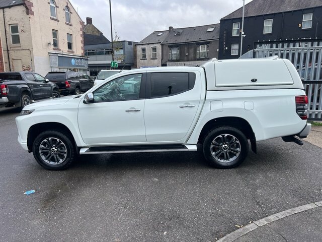 Mitsubishi L200 Di-d Dc Barbarian Pickup WR70OSJ White #6