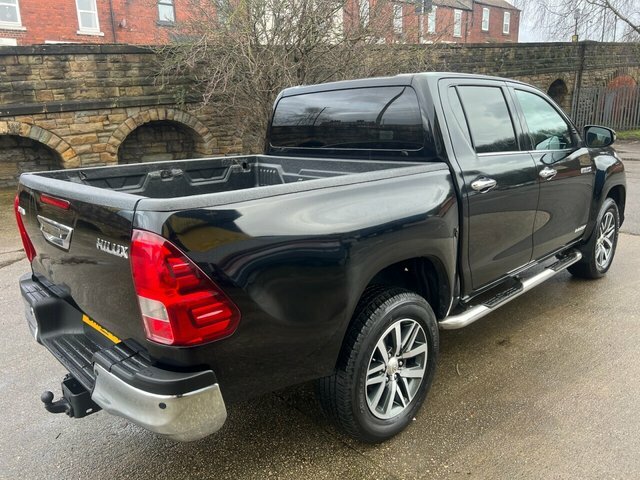 Toyota HILUX D-4d Invincible X Pickup SH19FFR Black #3
