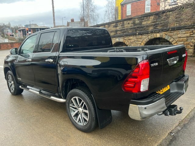 Toyota HILUX D-4d Invincible X Pickup SH19FFR Black #4