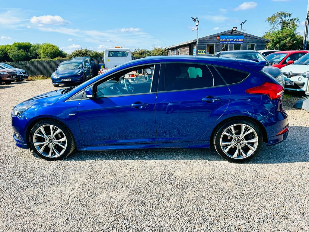 Ford Focus 1.0T Ecoboost St-line Hatchback WU17BYT Blue #6