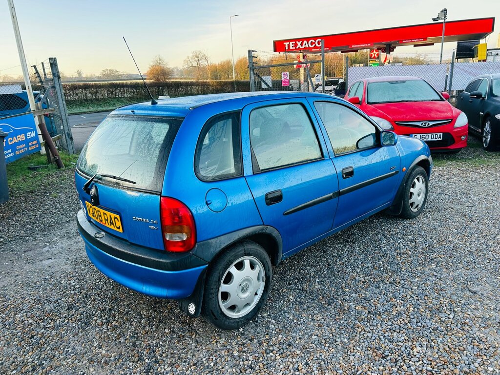 Vauxhall Corsa Gls 16V 5-Door Red #8