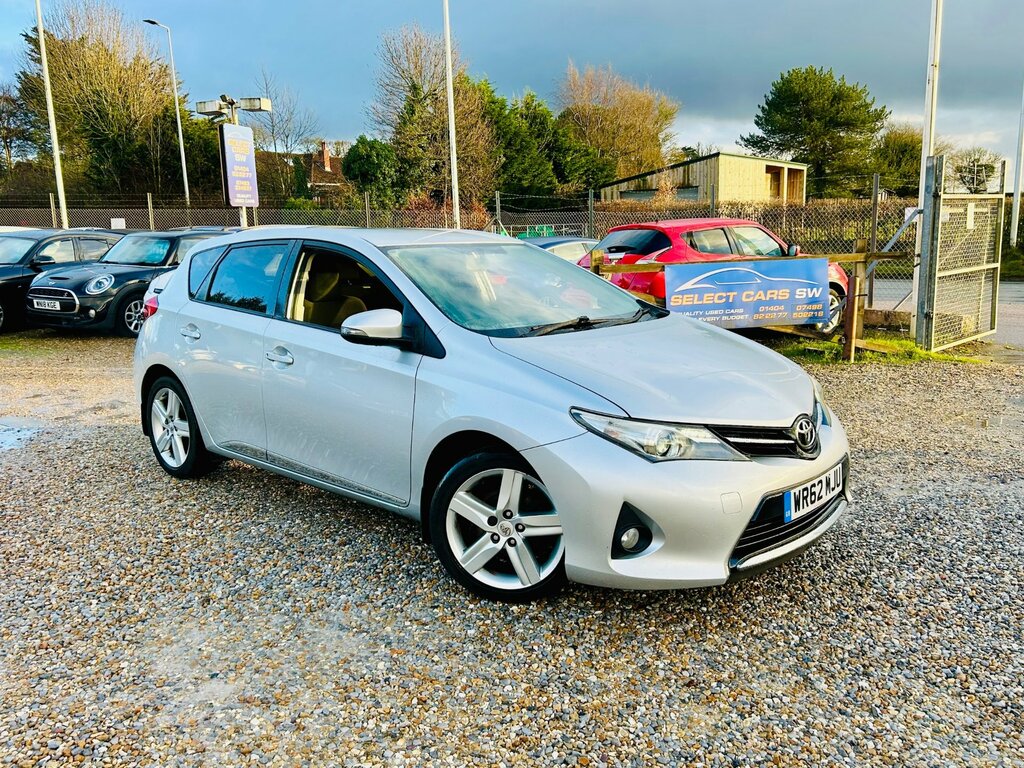 Toyota Auris 1.6 V-matic Sport Hatchback Euro Silver