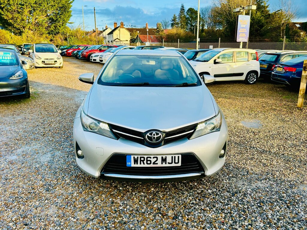 Toyota Auris 1.6 V-matic Sport Hatchback Euro WR62MJU Silver #2