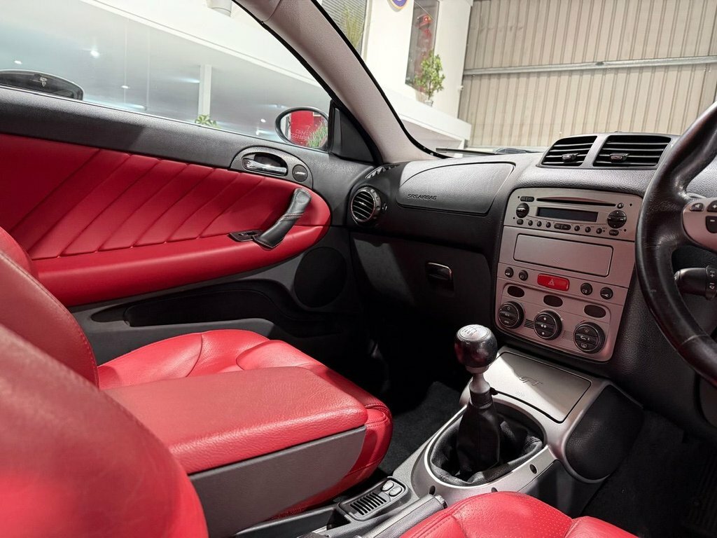 Alfa Romeo GT Coupe 3.2 V6 24V Coupe 295 Gkm Black #20