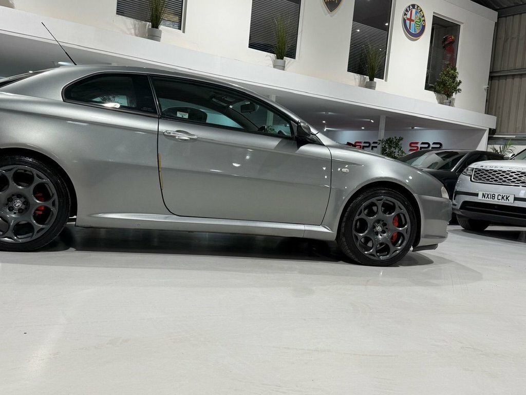 Alfa Romeo GT Coupe 3.2 V6 24V Coupe 295 Gkm Black #31